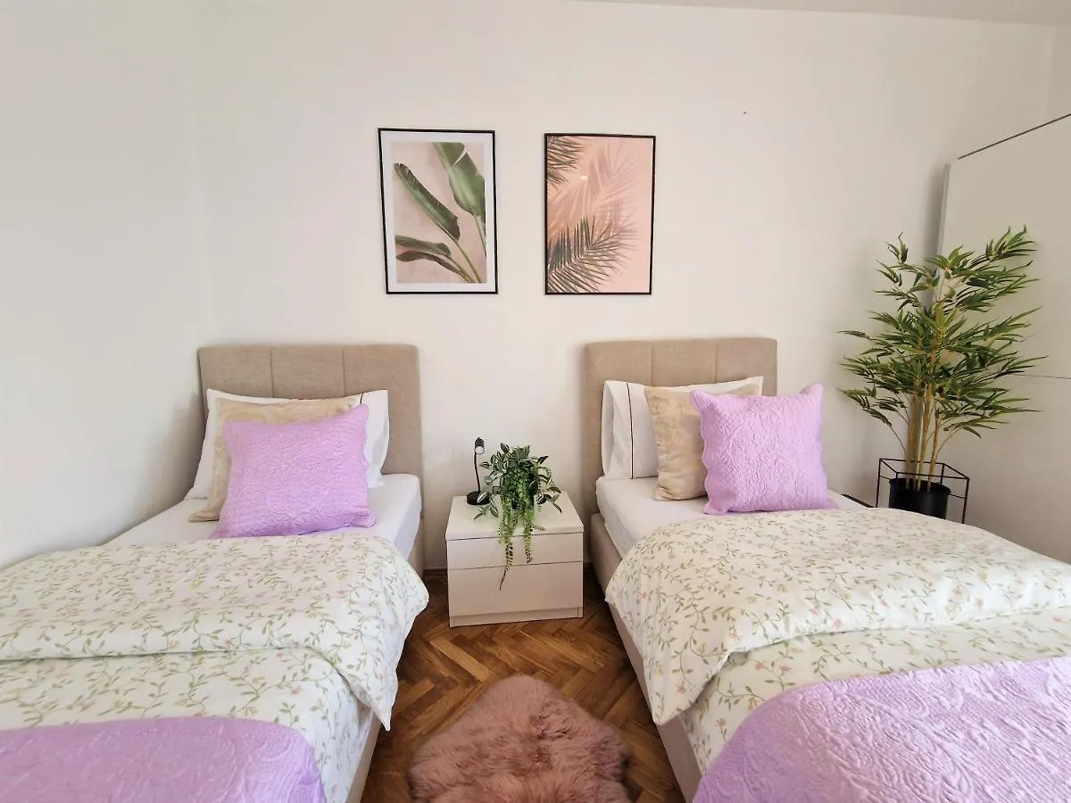Luminous Apartment Split